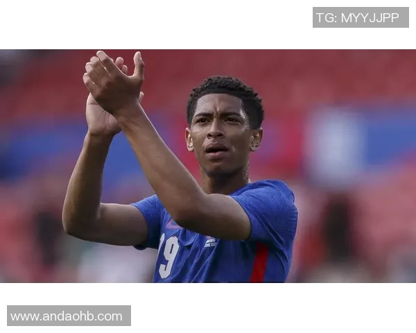 当今足球界最炙手可热的明星球员是谁引发全球关注与热议